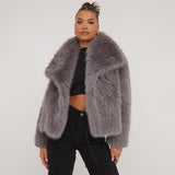 VICTORIA™ - Trendy Oversized Collar Detail Cropped Winter Jacket